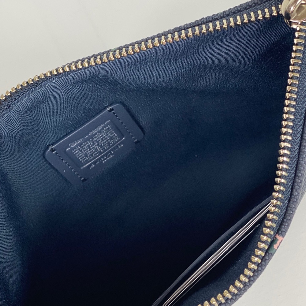 Coach X Disney Gallery Pouch W Thumper - Picture 6 of 10